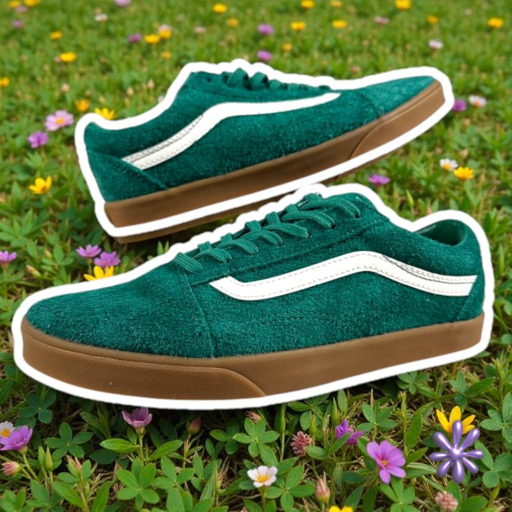NWOT Vans Old Skool Hairy Suede Gum Sole Skate Shoes | Green | Men 6 / Women 7.5